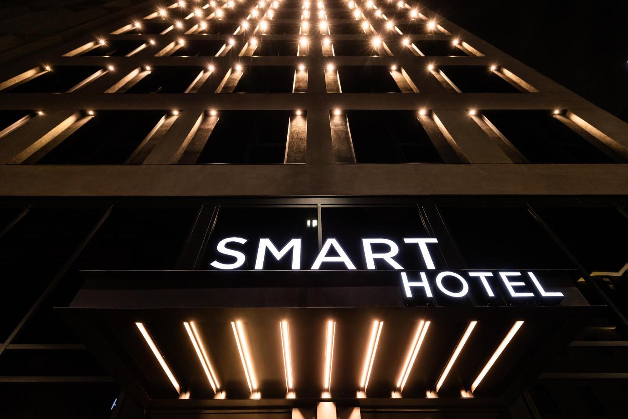 Smart Hotel Central Милан Экстерьер фото